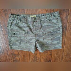 Cabela's Camouflage Women's Cargo Shorts